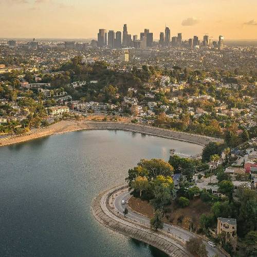 من که روز شروع میکردم به ذوق چشات الان حال خراب میزنم